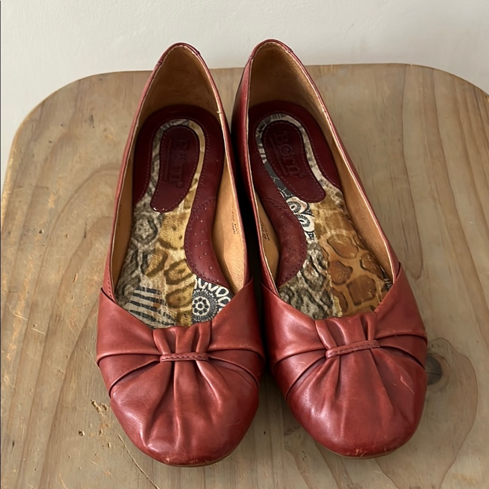 BORN Leather Flats